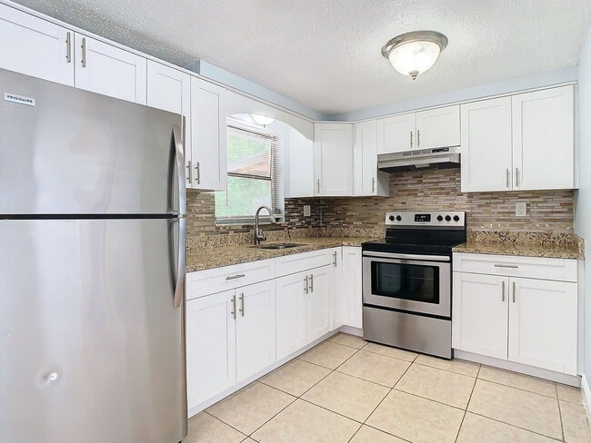 Photo - 1525 Swordbill Dr