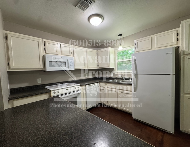 Photo - 10 Towering Oaks Dr