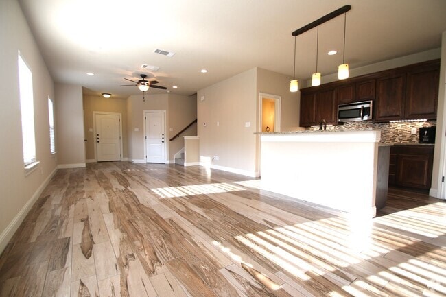 Building Photo - Little Piece of HEAVEN~3/2.5 Home w/ Open ... Unit 7900 Branch Way