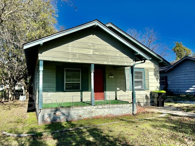 Building Photo - 804 E 13th St Rental