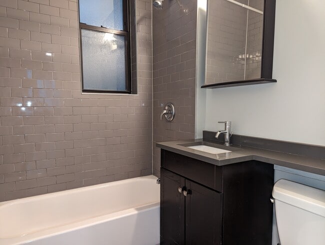 Photo - 4423 N Wolcott Ave