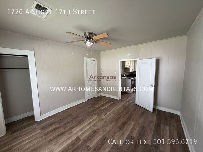 Photo - 1720 W Short 17th St