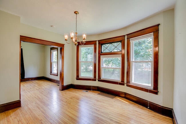 Photo - 2534 Franklin Ave