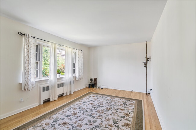 Photo - 479 Park Ave