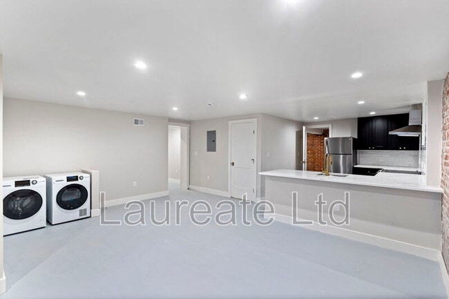 Photo - 1256 N Clarkson St Unit #9