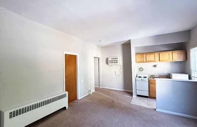Building Photo - 3419 Telford St Unit 3419-04