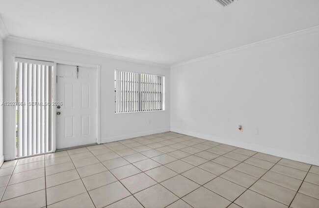 Photo - 6885 NW 169th St
