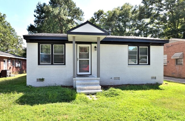 Building Photo - 417 Dexter St Rental