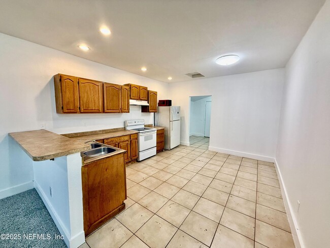 Photo - 2780 Sunnyside St