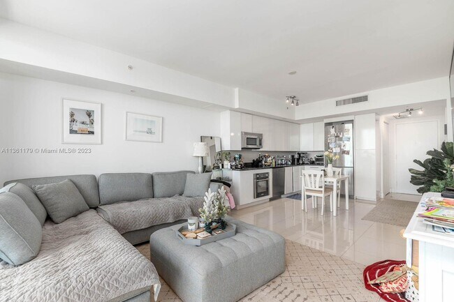 Photo - 92 SW 3rd St Unit 3207