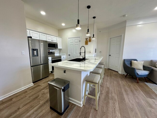 Photo - 1901 N Lincoln Ave Unit #203