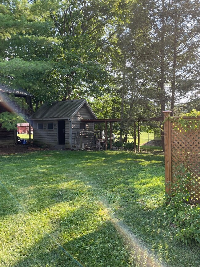 Photo - 202 W Pine St