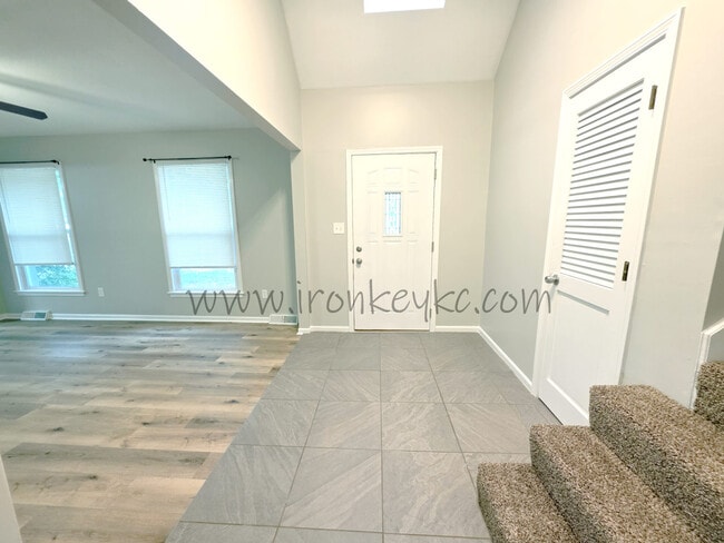 Photo - 7007 E 132 St