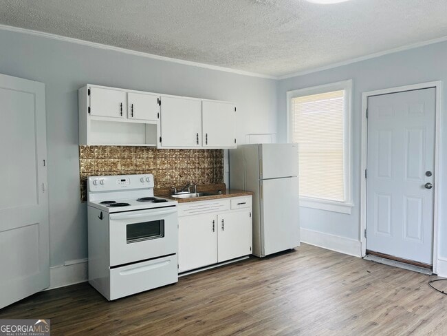 Photo - 504 Broad St Unit APT 7