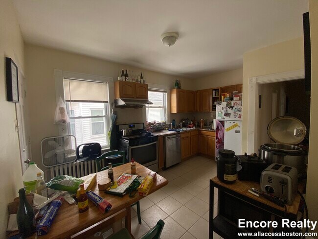 Photo - 110 Murdock St Unit 3