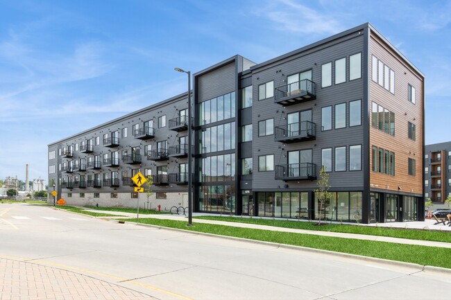 Sinclair on 16th - Sinclair on 16th Apartments