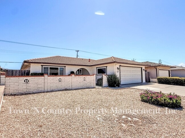 Photo - 732 La Mesa Dr
