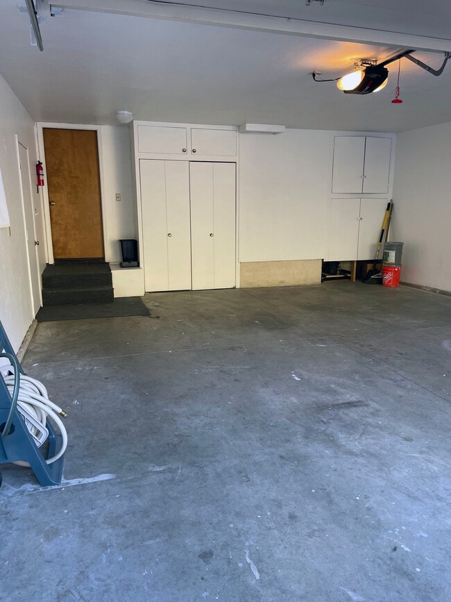 2 car garage - 1413 Coyote Rd