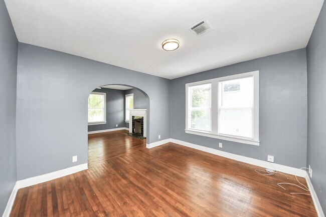 Photo - 3012 Isabella St