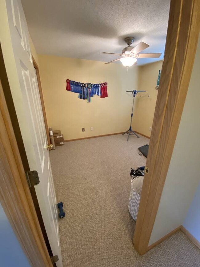 11327 Fergus St NE Townhome Townhome Rental in Blaine MN