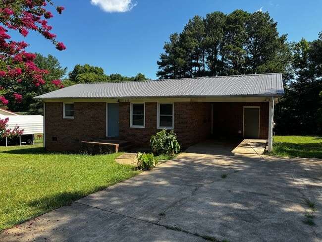 Photo - Single Family House in Cleveland County, NC (Shelby, NC)