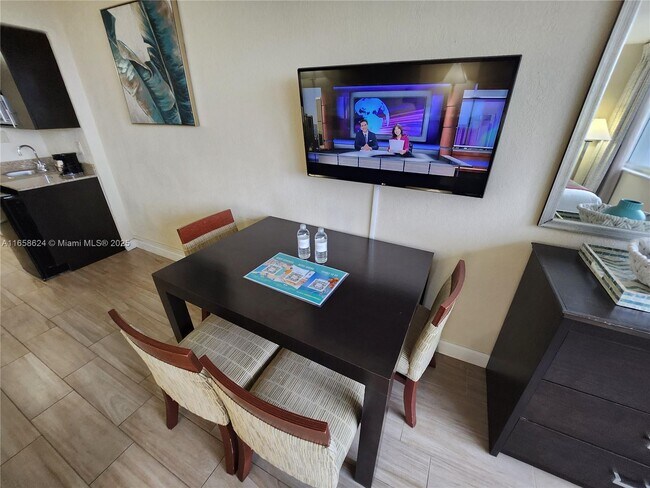 Photo - 19201 Collins Ave Unidad 1041 Rental