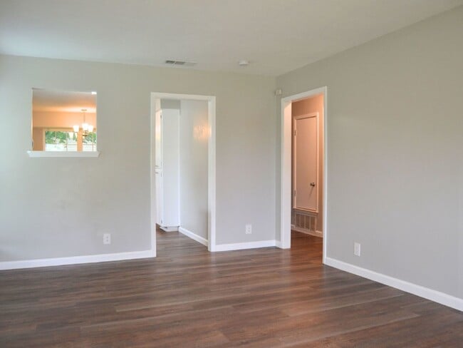 Photo - 12400 Tree Line Dr Unidad A