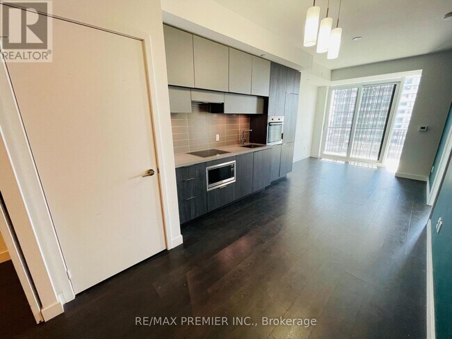 Photo - 8 Eglinton Ave E Unit 4301