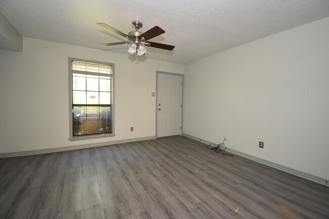 Photo - 337/339 S. Maple St. Unidad 339 S. Maple St.