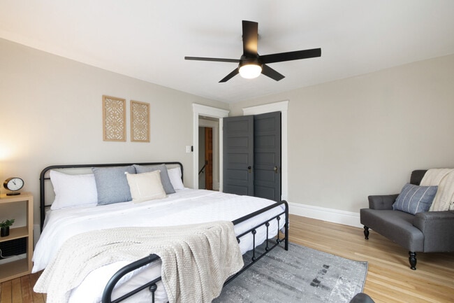 Photo - 713 Crosby St Unit ID1061099P