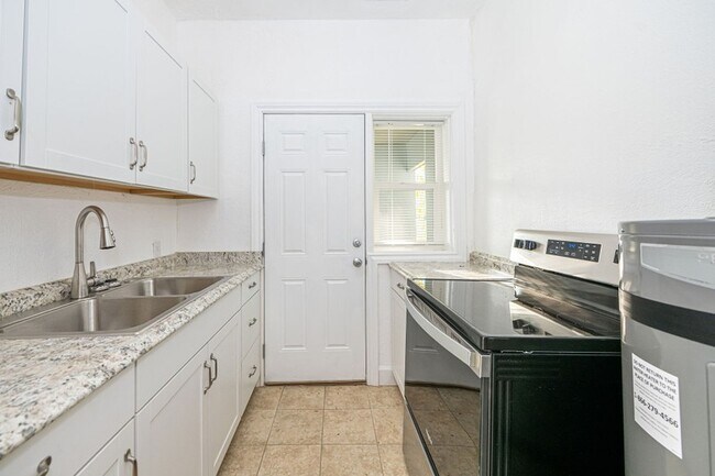 Photo - 479 30th St Unit 1