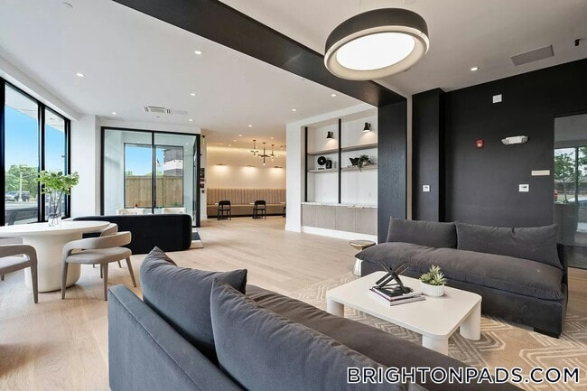 Photo - 50 Leo M Birmingham Pkwy Unidad 607