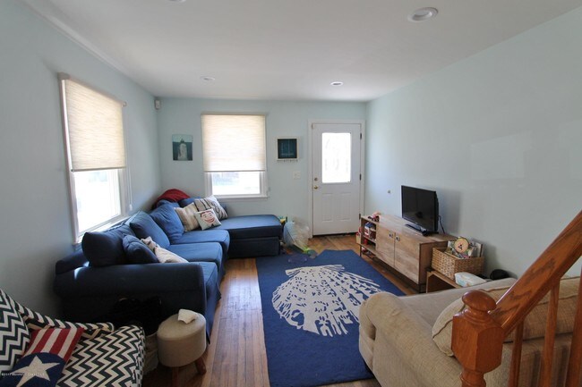 Photo - 7 Atlantic Ave