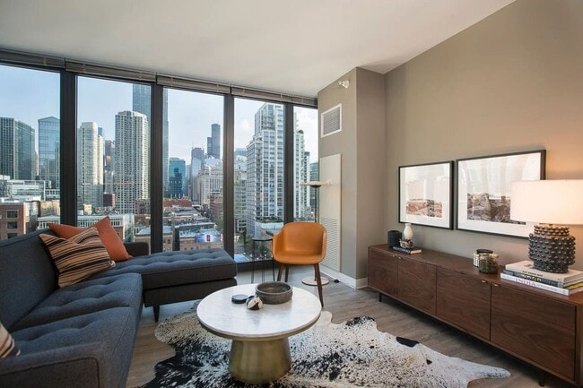 Photo - 637 N Wells St