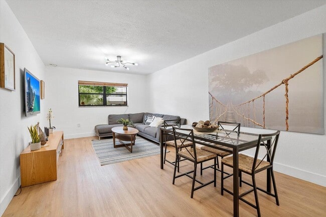 Photo - 3522 NE 166th St Unit 6