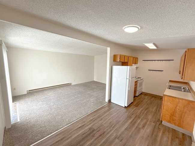 Photo - 2010-2012 Sargent Ave Unit 2012