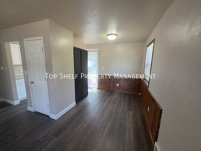 Photo - 521 Hart Ave
