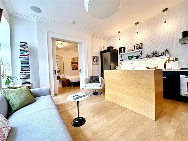 Photo - 206 Webster St Unit 1A