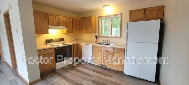 Photo - 166 Balcerzak Dr