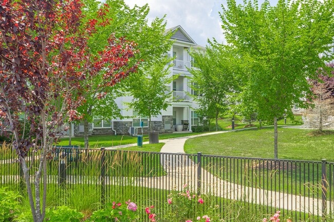 Building Photo - The Pointe at Dorset Crossing