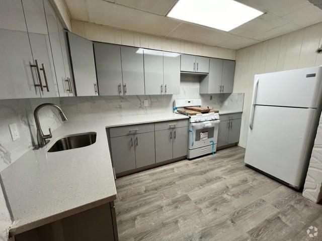Building Photo - 103-15 Rockaway Blvd Rental