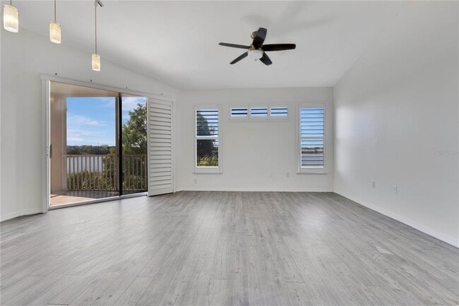 Building Photo - 1440 Lake Shadow Cir Unit 8302