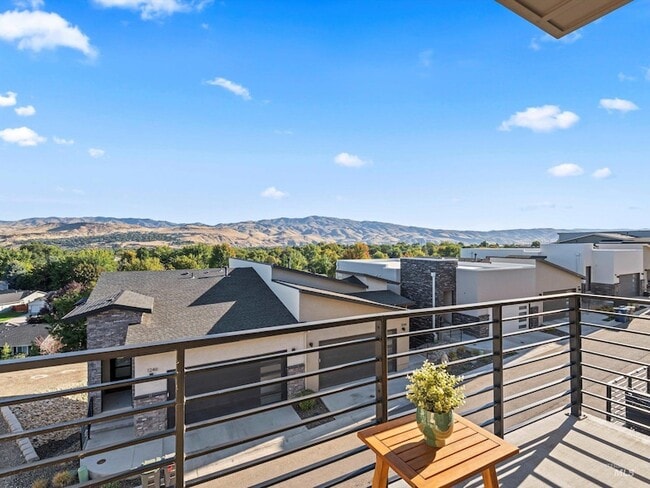 Photo - 1251 E Echelon Rdg Ln