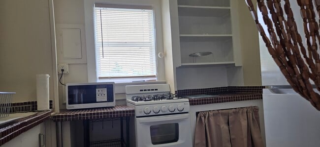 Photo - 1836 Jackson St Unidad #12 -2nd floor Guesthouse