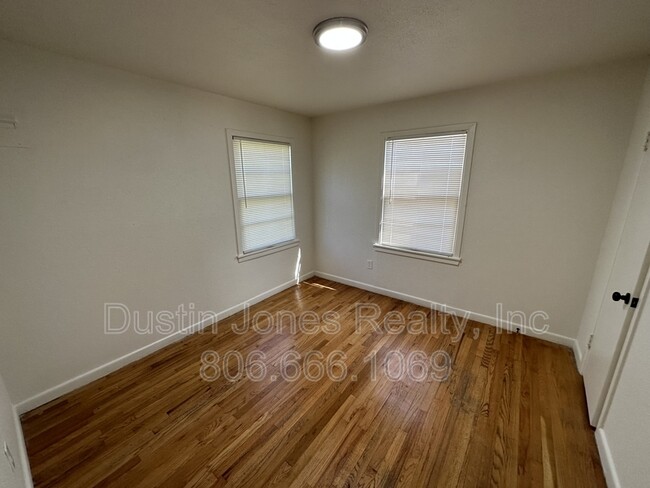 Photo - 4808 37th St