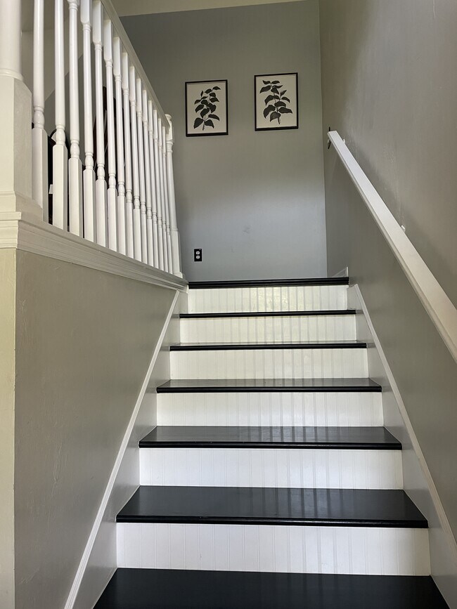 Photo - 500 Windsor Sq