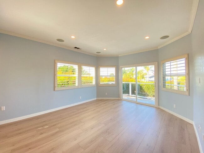 Photo - Coastal Living at Its Best – 4BR with Ocea...