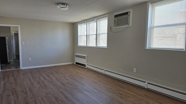 Photo - 667 Broadway Unit 1