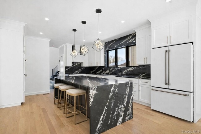 Photo - 31 Gedney Way