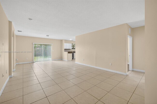 Photo - 4281 NE 16th St